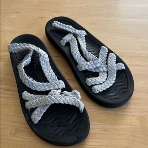 Megnya Black and Gray Women's Sandals